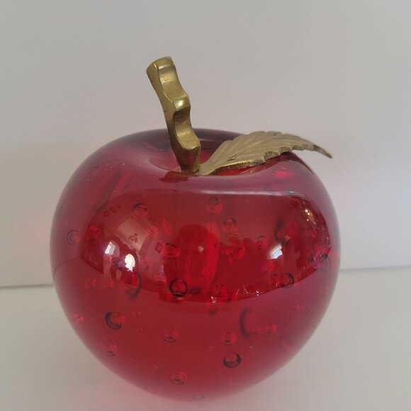 Dynasty Heirloom Red Glass Apple Paperweight With Brass Stem & Leaf - Picture 2 of 6